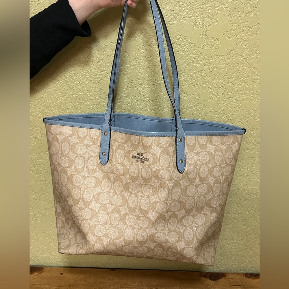 Authentic Coach Reversible City Tote Bag Blue/Signature Canvas Leather EUC